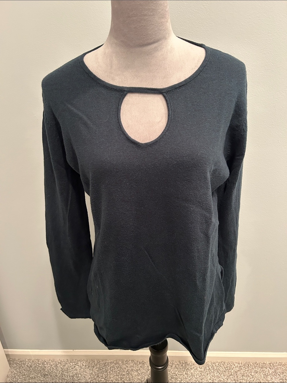 Project 100% Cotton Keyhole Sweater M
